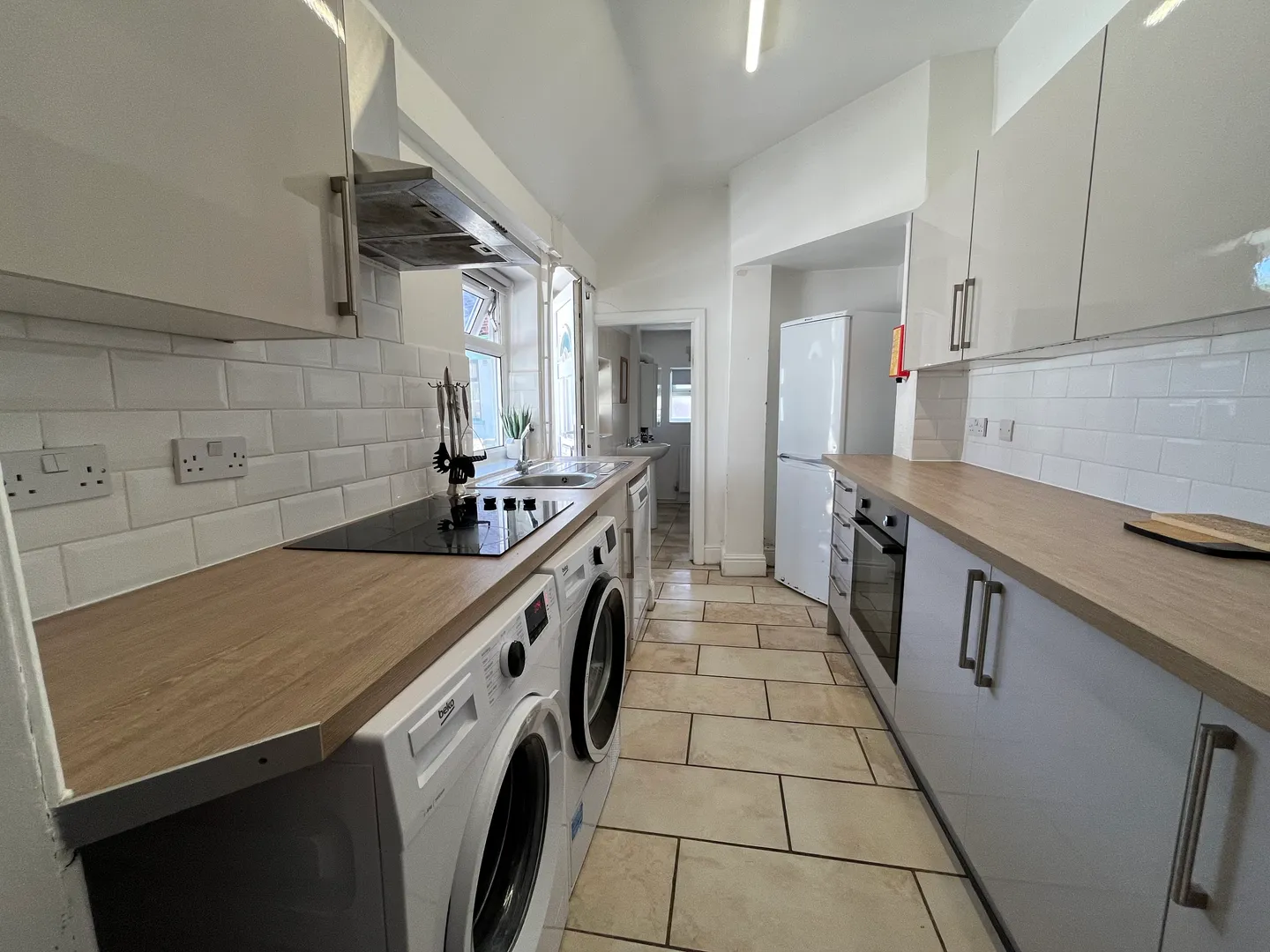 4 Bed West End Student House // Jul 2026 - Image 1